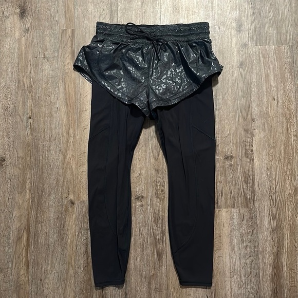 ATHLETA RAINER 2 IN 1 TIGHT (SIZE SMALL) - Picture 3 of 8